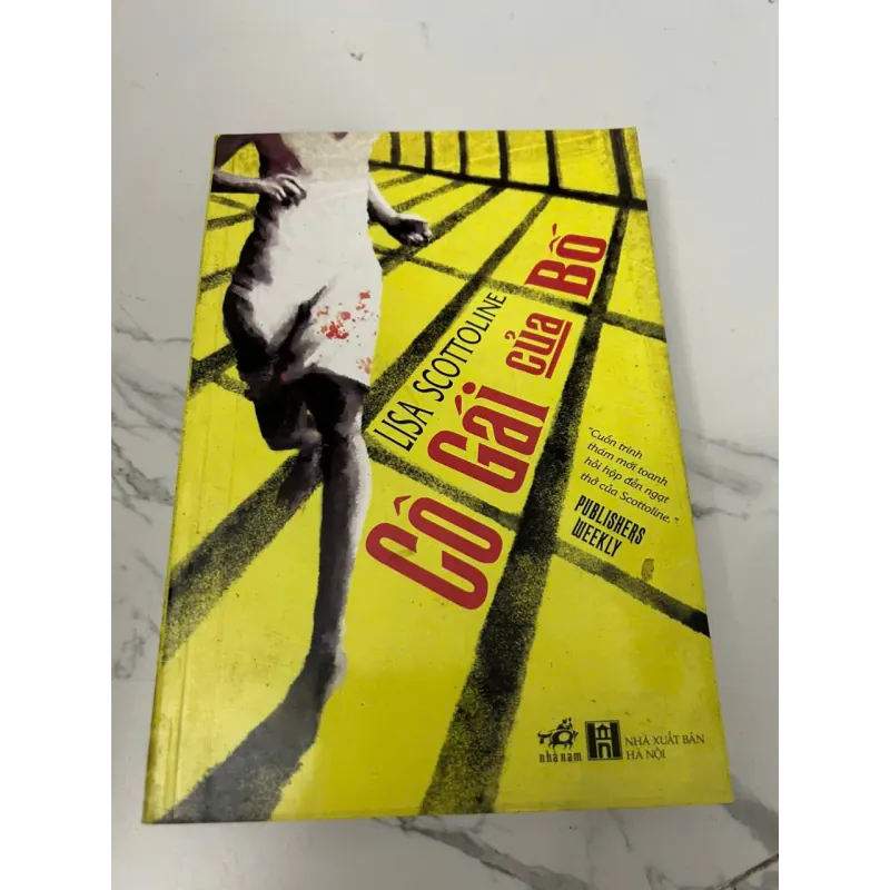 CÔ GÁI CỦA BỐ - LISA SCOTTOLINE 605594