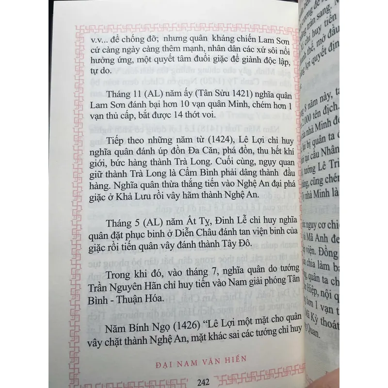 SÁCH ĐẠI NAM VĂN HIẾN 737045