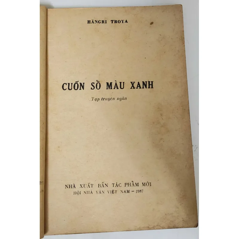 Truyện ngắn Pháp CUỐN SỔ MÀU XANH (Henri Troyat) 791127