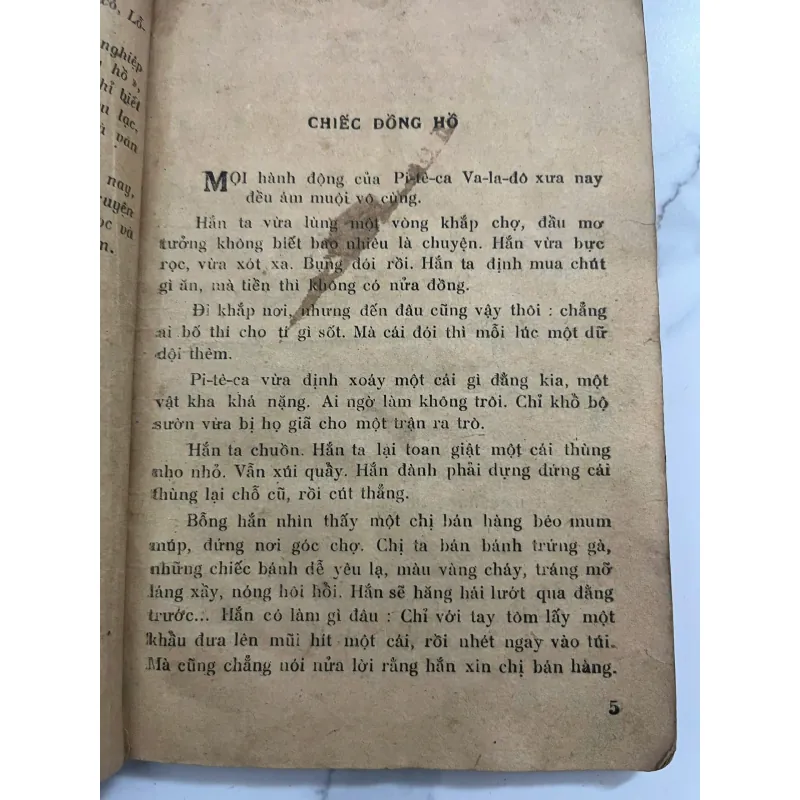 Chiếc đồng hồ - Pantelew (Người dịch: Đặng Thai Mai) - nxb THANH NIÊN 1956 991649