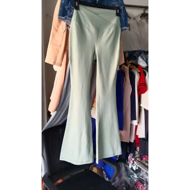 Quần loe size S, giá 45k 1026283