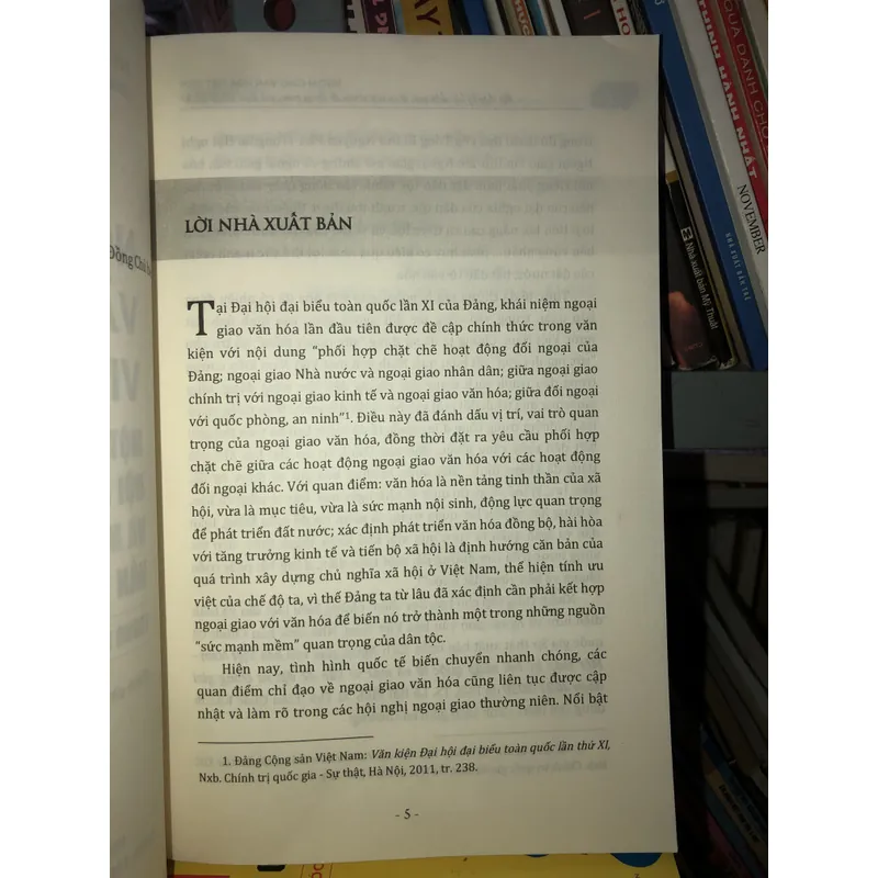 Ngoại giao văn hoá Việt Nam một thập kỷ hội nhập quốc tế và một số vấn đề đặt ra… 730772