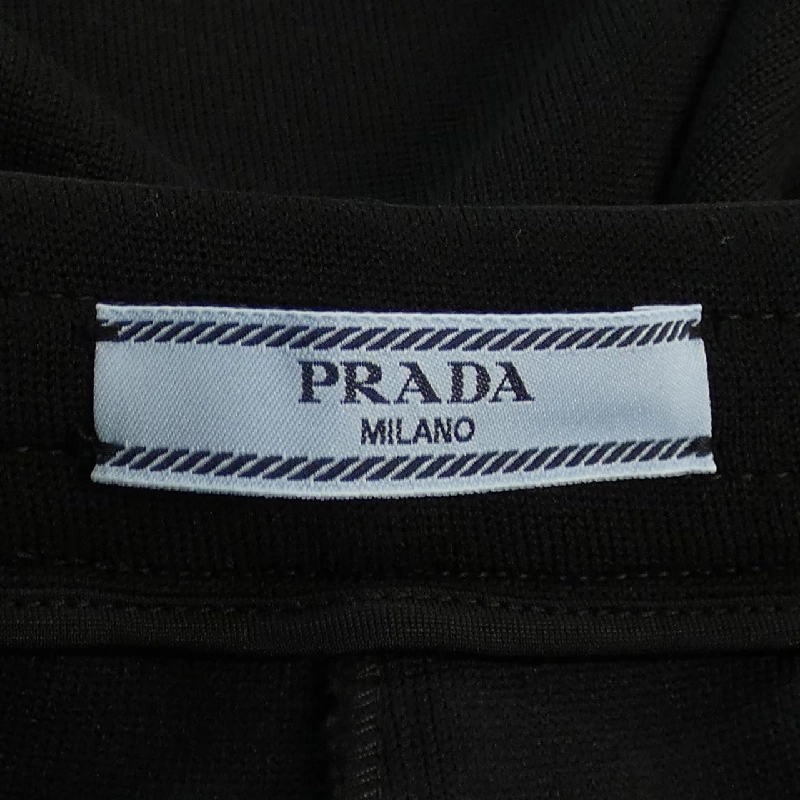 Quần short PRADA 132392 S232 1DTY 648162