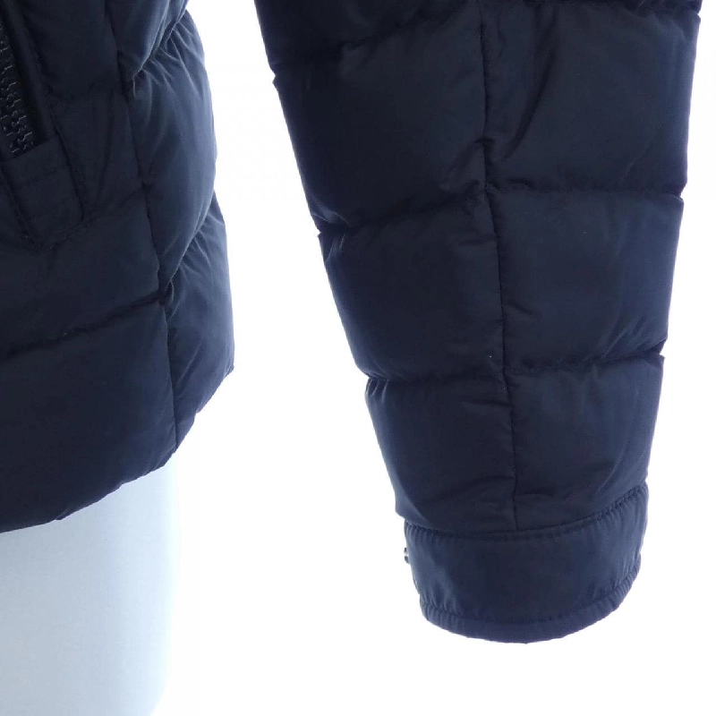 Áo khoác lông vũ MONCLER AMIOT - Hàng hiệu Chính hãng 890628
