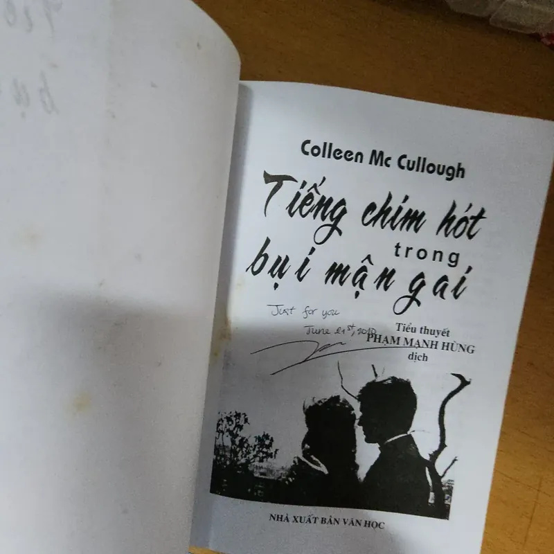 Tiếng chim hót trong bụi mận gai 720243