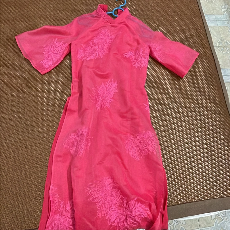 Áo dài size M, dáng xuông , dài ! Xe mac nhưng chưa mặc lần nào !  455064