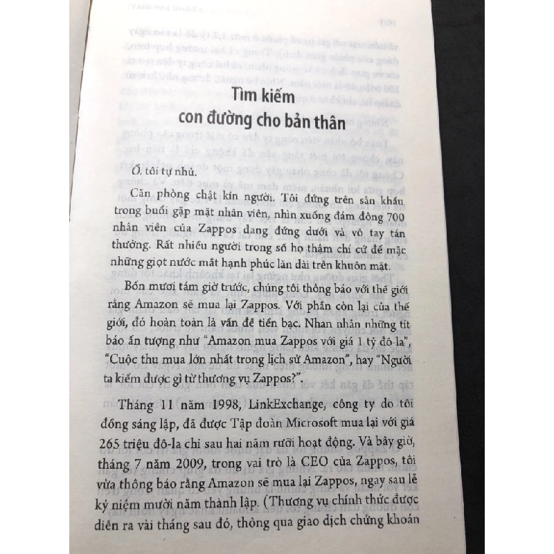 Tỷ phú bán giày 2014 mới 80% ố vàng nhẹ Tony Hsieh HPB2308 KINH TẾ - TÀI CHÍNH - CHỨNG KHOÁN 224033