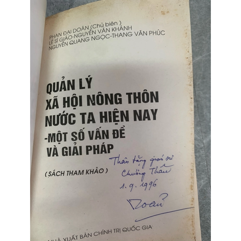 Quản lý xã hội nông thôn nước ta hiện nay - một số vấn đề và giải pháp 276392