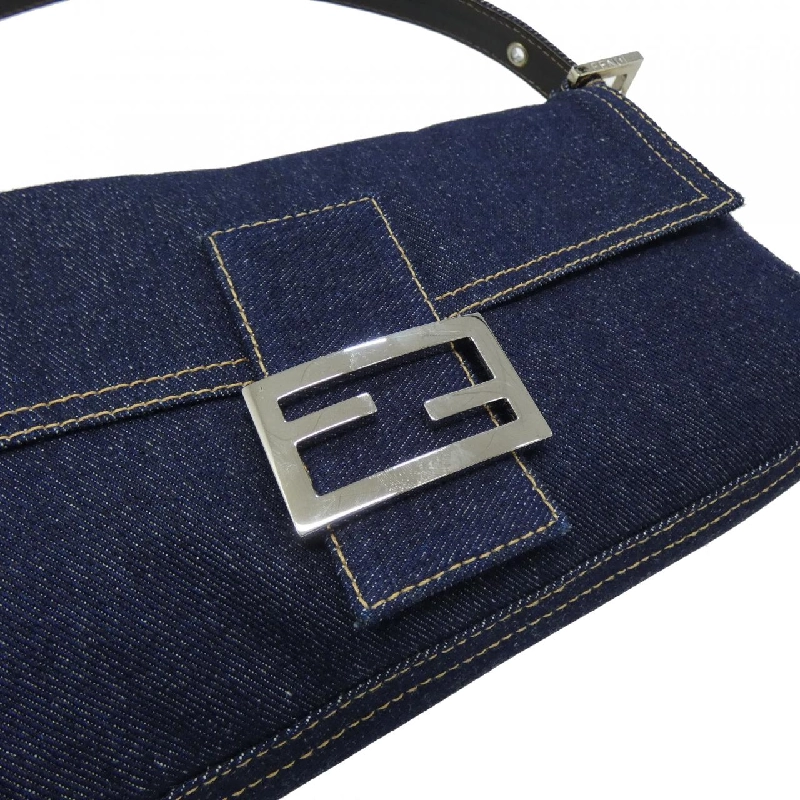 Túi xách vai Fendi Baguette 26424 - Hàng hiệu Chính hãng 803291