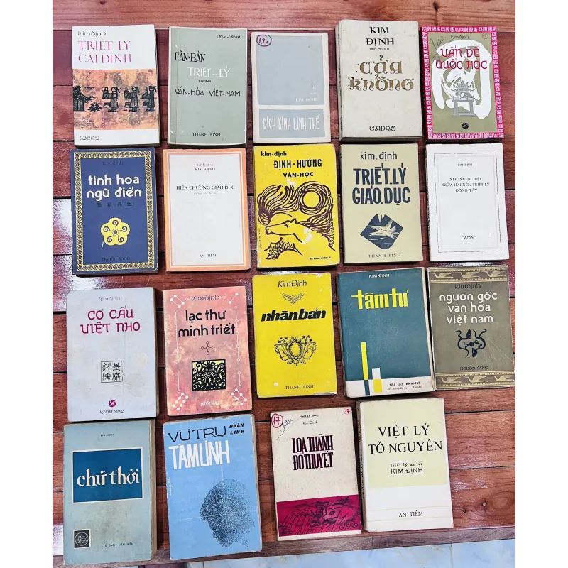KIM ĐỊNH (đủ bộ 19 tựa đã xuất bản ở Việt Nam) 392732