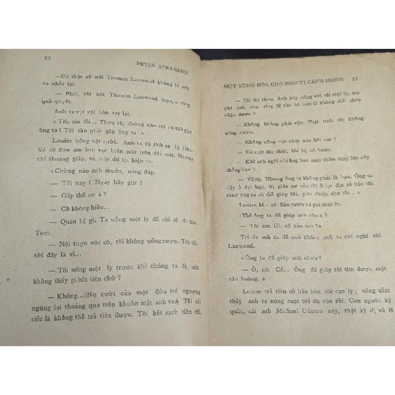 Một vòng hoa cho người cách mạng - Peter Abrahams 593636