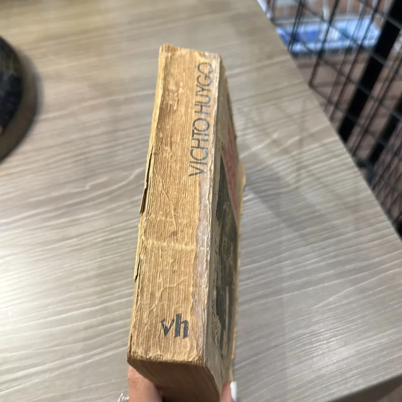 Những người khốn khổ - Victor Hugo - Nxb Văn học HN 1987 996274
