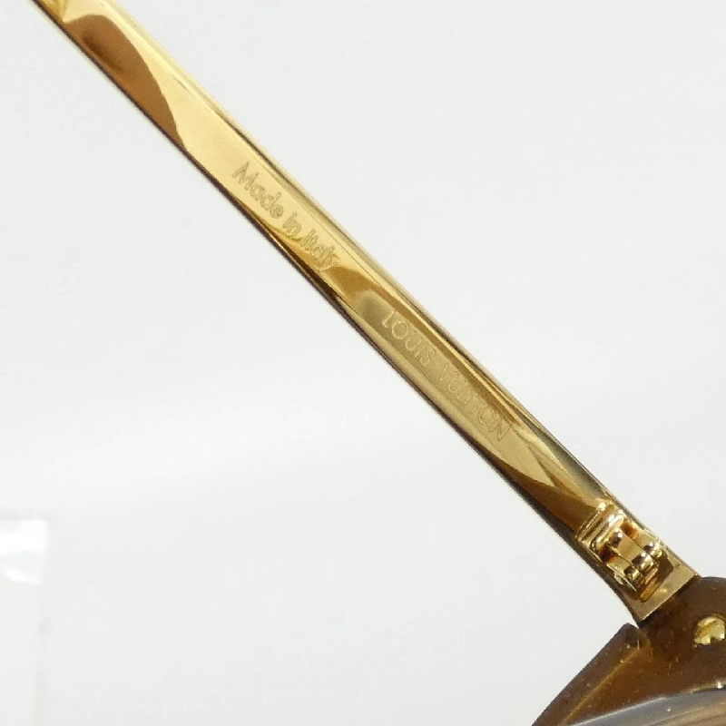 Kính mát Louis Vuitton Amber Cat Eye Z0620E 626118