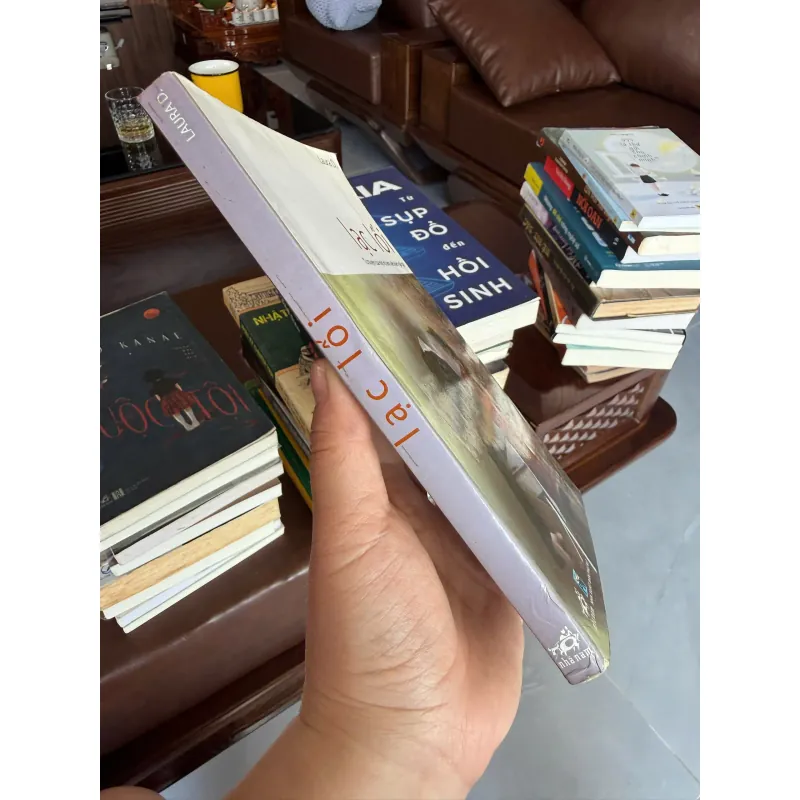 Lạc Lối – Laura D. - K2 994380