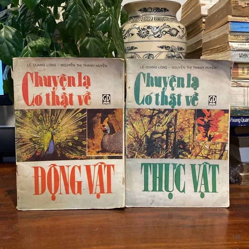 COMBO 2 CUỐN CHUYỆN LẠ CÓ THẬT VỀ ĐỘNG VẬT - THỰC VẬT (XB 1994) 504644