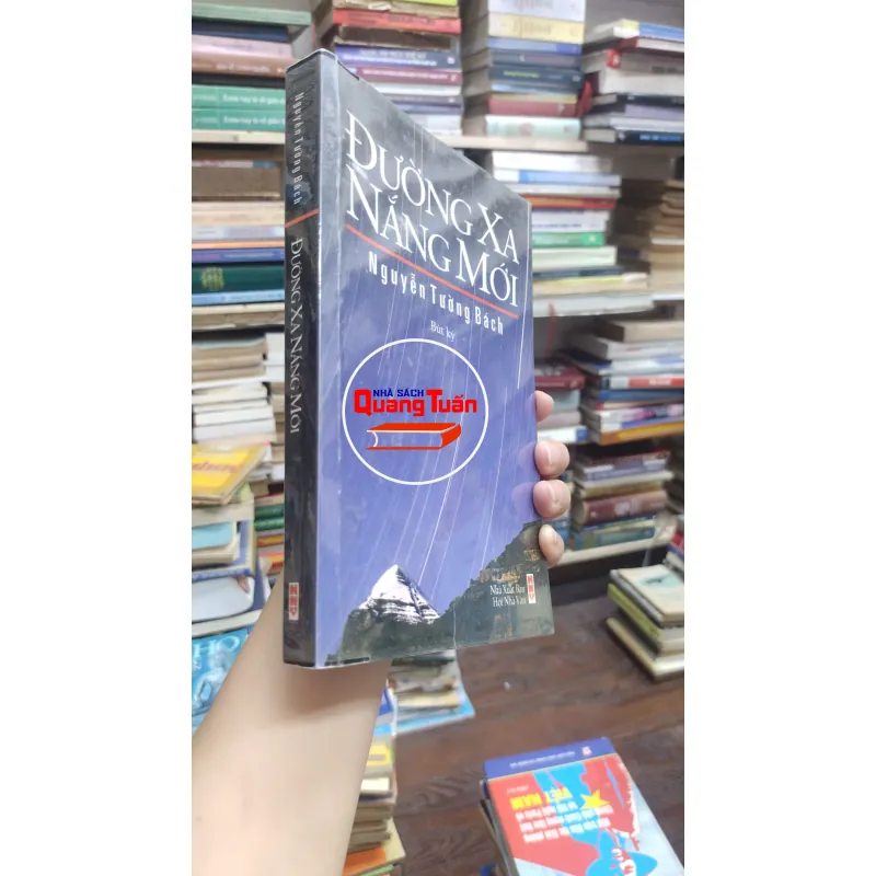 Sách - Đường xa nắng mới - Bút ký Nguyễn Tường Bách - Sách bọc còn đẹp (A1) 564087