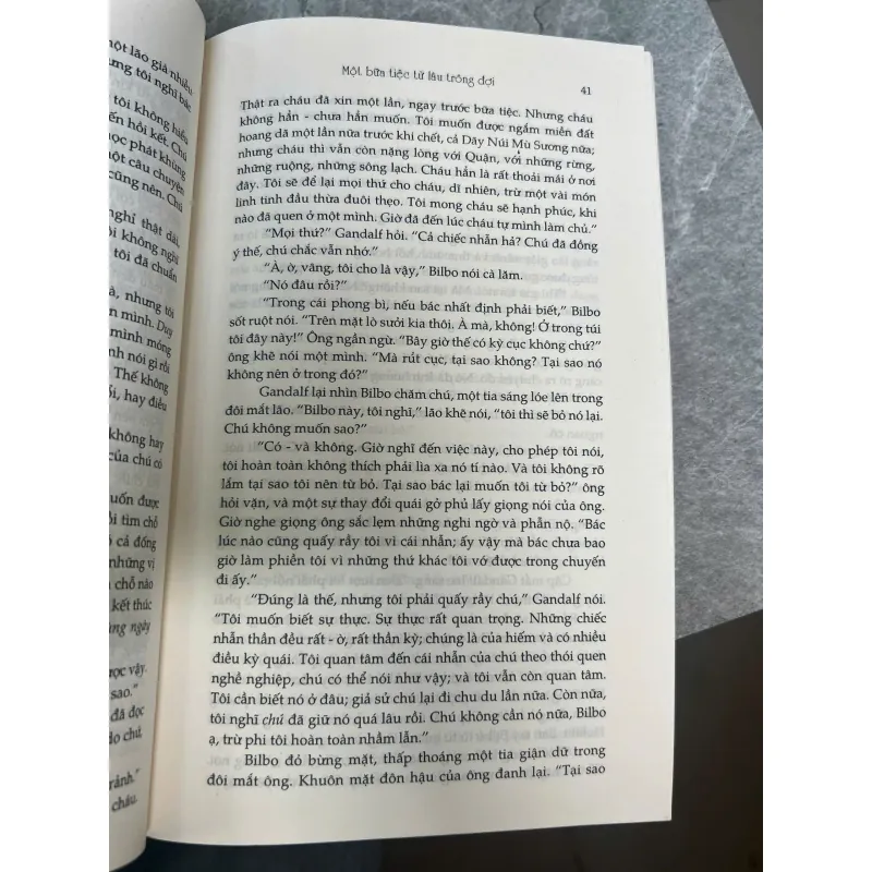 CHÚA TỂ NHỮNG CHIẾC NHẤN - J.R.R TOLKIEN 1002322