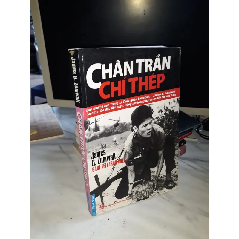 Chân trần chí thép 658628