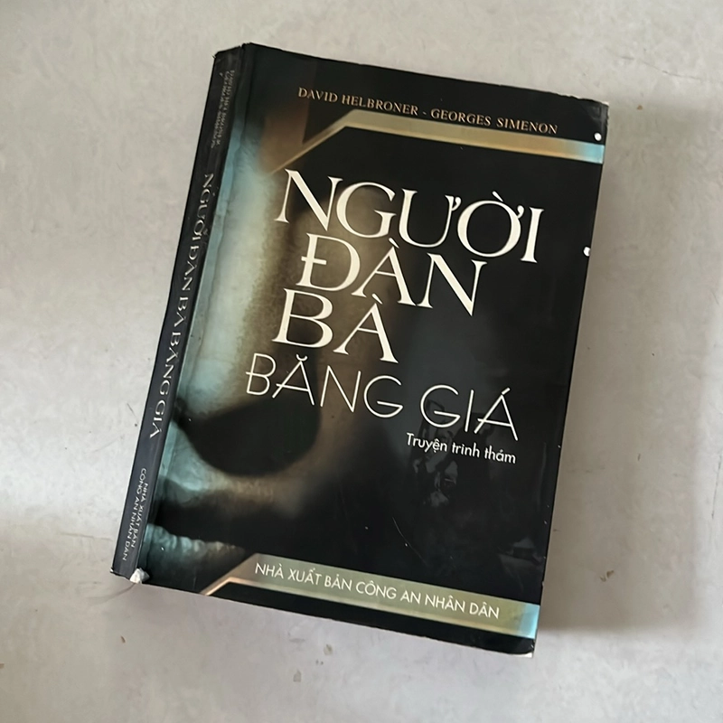 Tội ác trong bóng đêm - Georges Simenon 506733