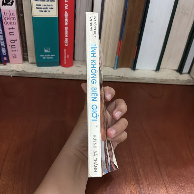 II Tựa Sách: Tình Không Biên Giới - Huỳnh Bá Thành - 1990 605227