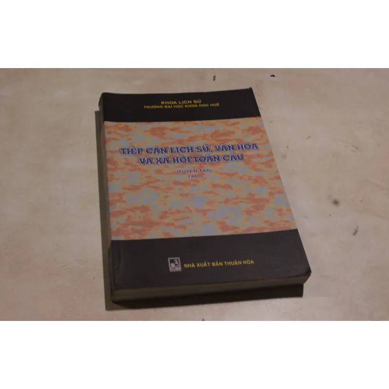 Tiếp cận lịch sử văn hoá 972598