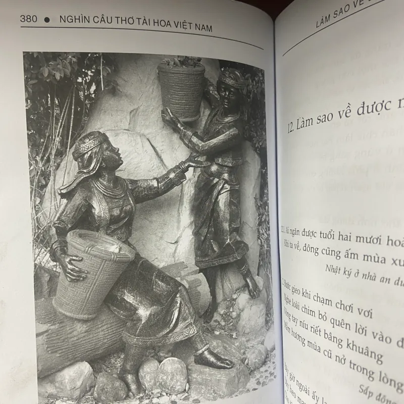 Nghìn câu thơ Tài Hoa Việt Nam (Bìa cứng) 753557