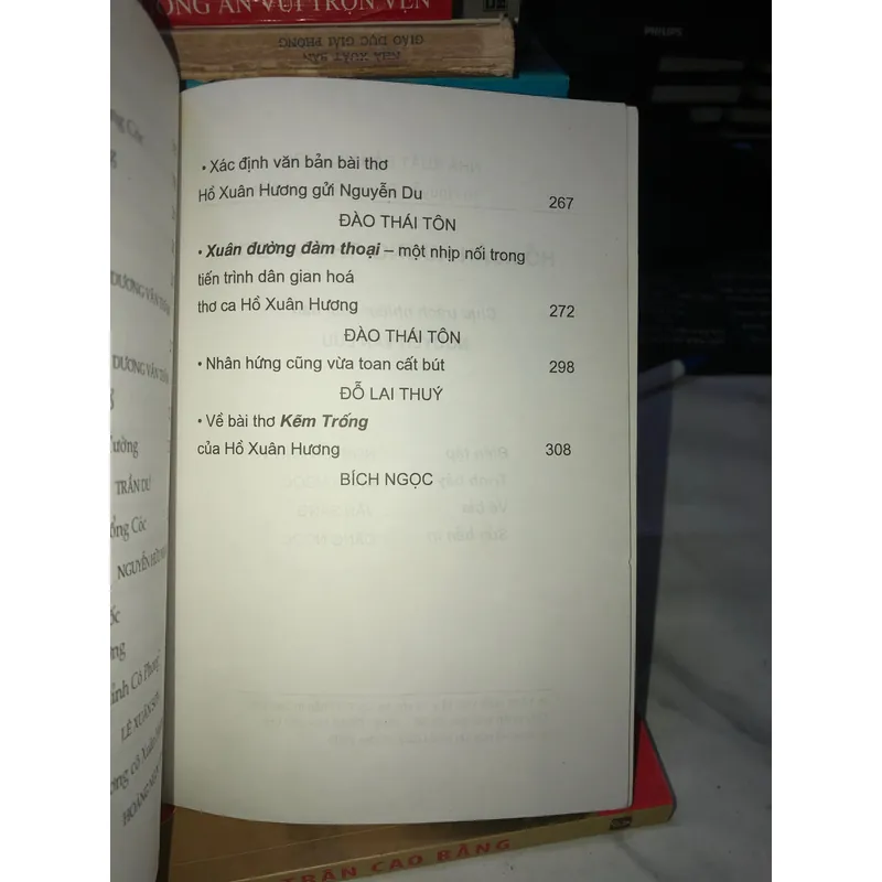 Hồ Xuân Hương thơ và đời 1056706