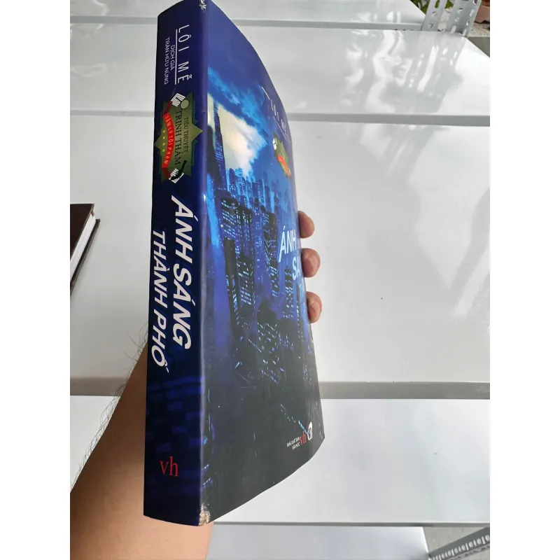 Ánh Sáng Thành Phố (2017) - Tặng khi mua trên 250K 720995