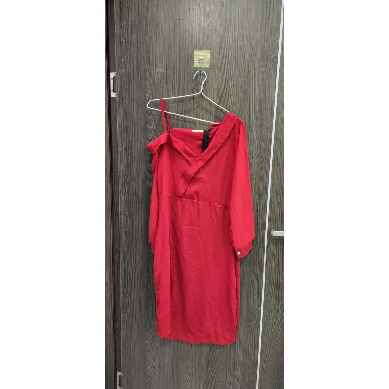 Váy đỏ lệch vai tay dài siêu quyến rũ 935120