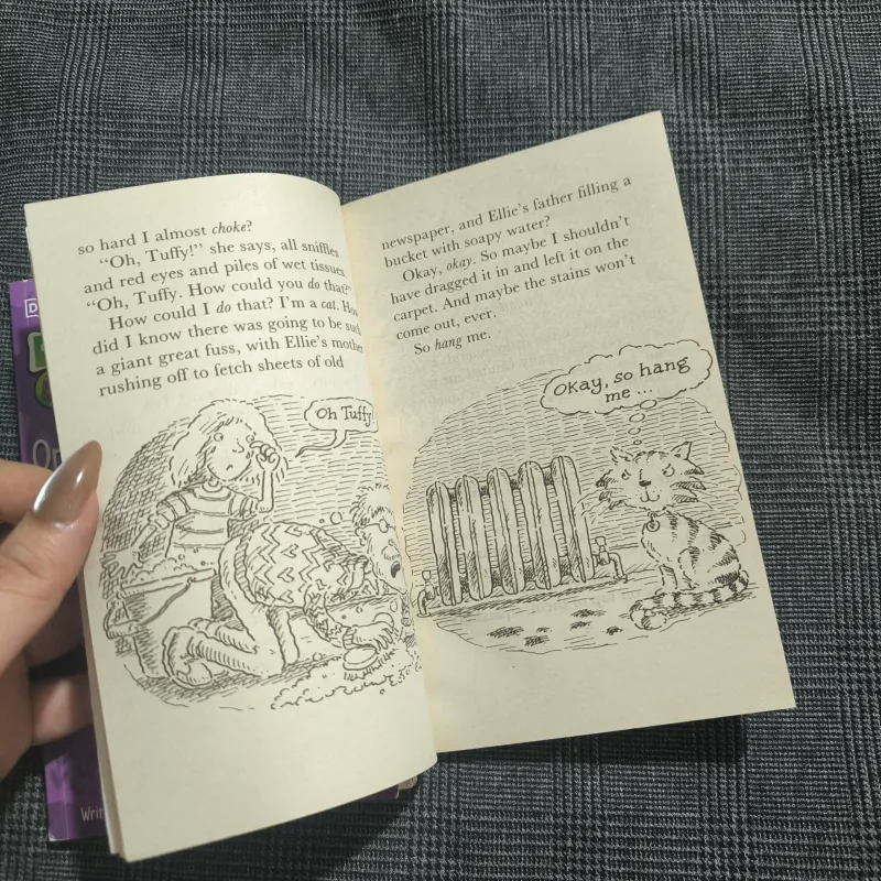 Combo sách chapter: Dinosaur Club (On the trail of a T. Rex) + The diary of a killer cat 755741