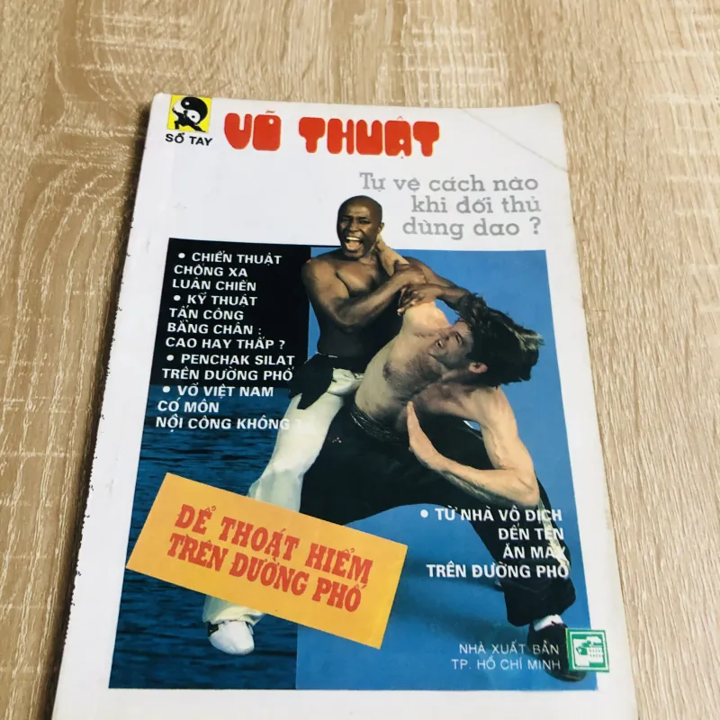 SỔ TAY VÕ THUẬT - ĐỂ THOÁT HIỂM TRÊN ĐƯỜNG PHỐ 544379