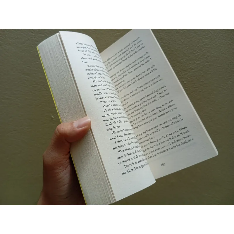 Apple tree yard,sách ngoại văn tiếng Anh english book  716990