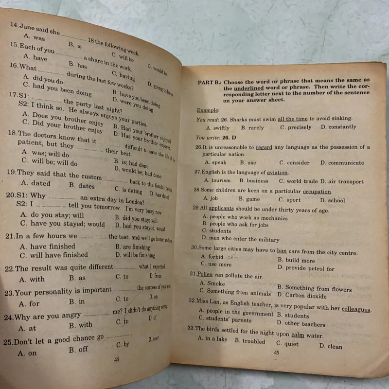 Giới thiệu đề thi tuyển sinh vào đại học/ cao đẳng môn tiếng Anh- Vĩnh Bá 977235