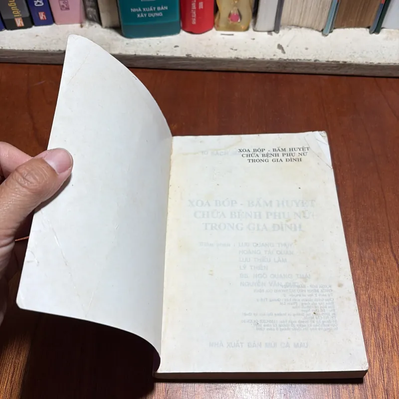 II Sức Khoẻ: Xoa Bóp Bấm Huyệt Chữa Bệnh Phụ Nữ Trong Gia Đình - 1998 799615