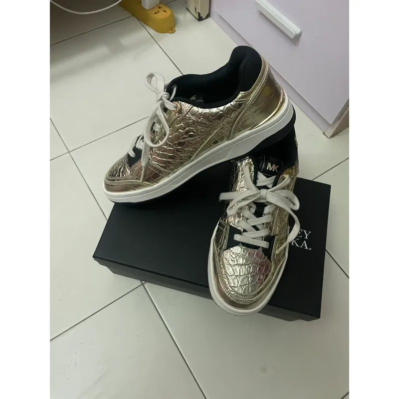 Giày thể thao nữ da bóng vàng cá tính phong cách trẻ trung 907806