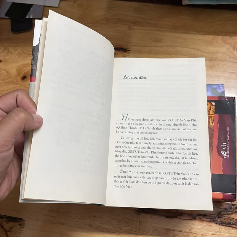II Tựa Sách: Tự Truyện Trần Văn Khê _ Những Câu Chuyện Từ Trái Tim - 2012 701001
