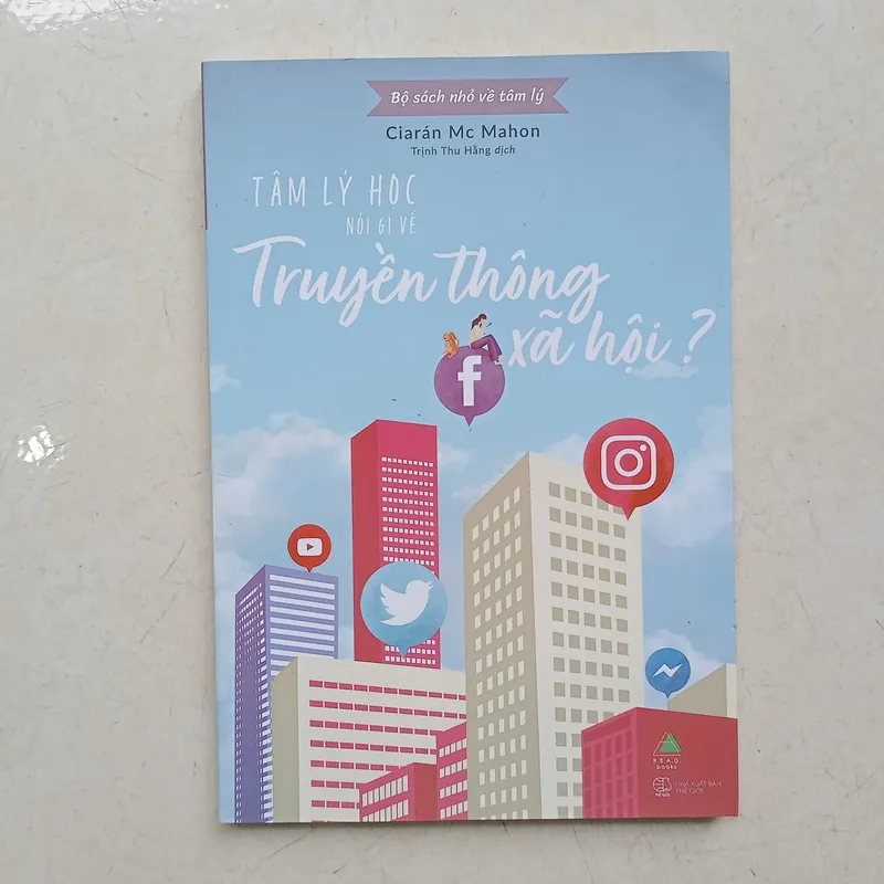 Tâm lý học nói gì về Truyền thông xã hội 📚 734678