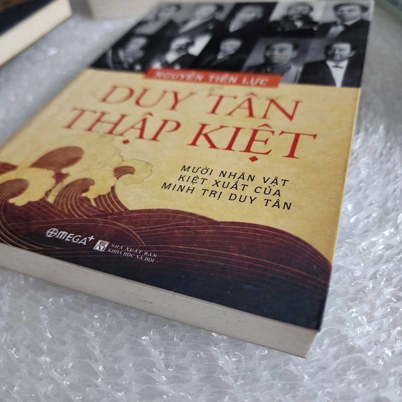 Duy tân thập kiệt 10 nhân vật kiệt xuất của Minh Trị | chữ ký tác giả Nguyễn Tiến Lực  517995