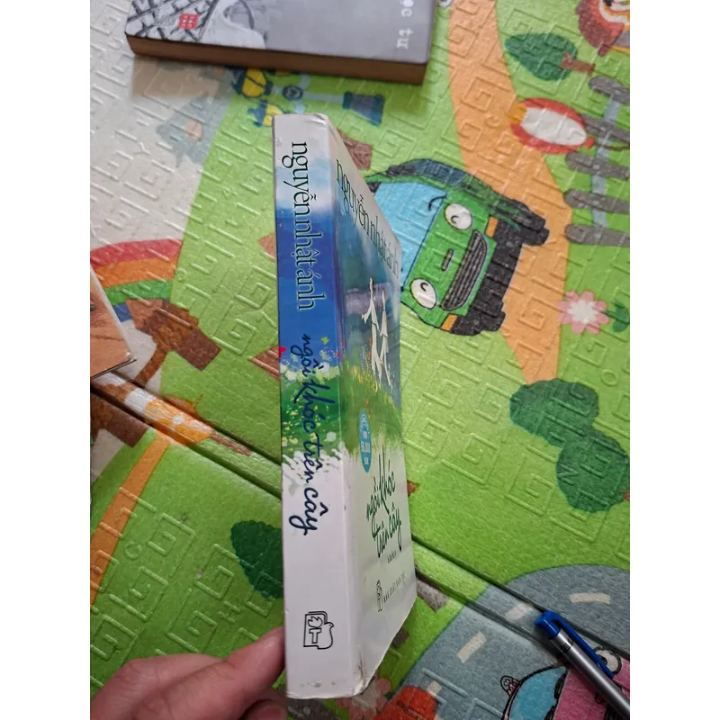 NGỒI KHÓC TRÊN CÂY 739282