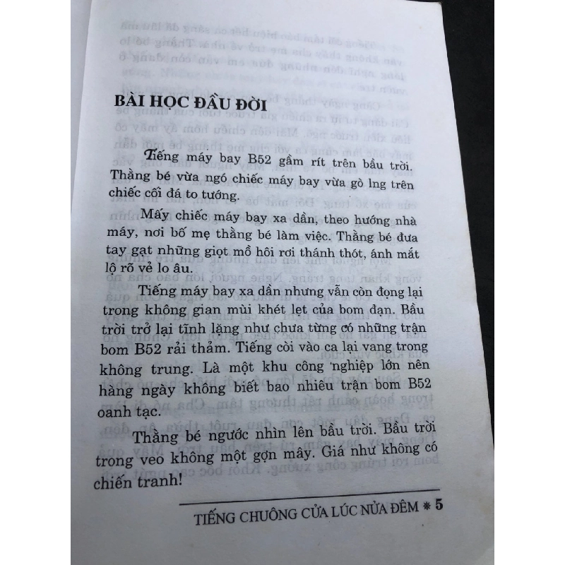 Tiếng chuông cửa lúc nửa đêm 2008 mới 70% ố bẩn nhẹ Châu Hà HPB0906 SÁCH VĂN HỌC 915487