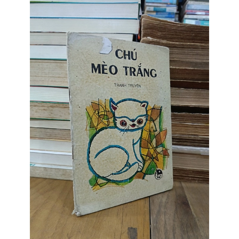 Chú mèo trắng - Phạm Văn Tuấn (dịch) 929973