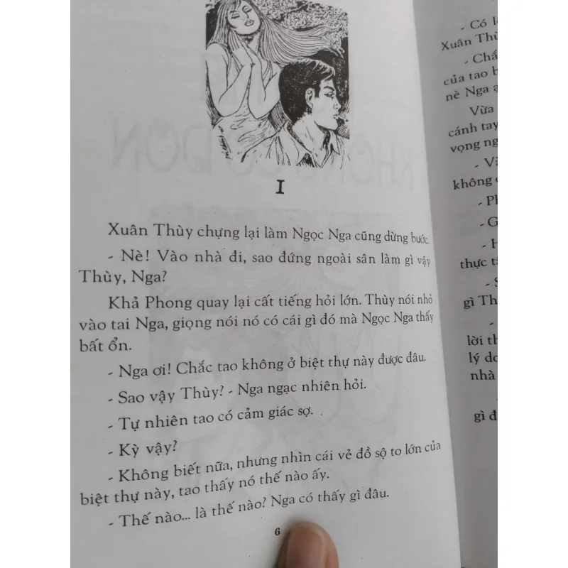 cuốn sách Hồn Ma Không Cô Đơn thuộc bộ truyện Chuyện Không Kể Lúc Nửa Đêm 1032099