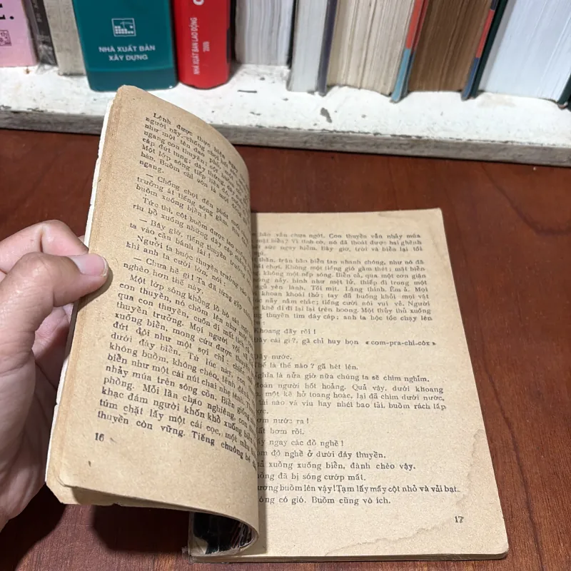 II Văn Học: Người Cười - VICTO HUYGO - 1988 751109