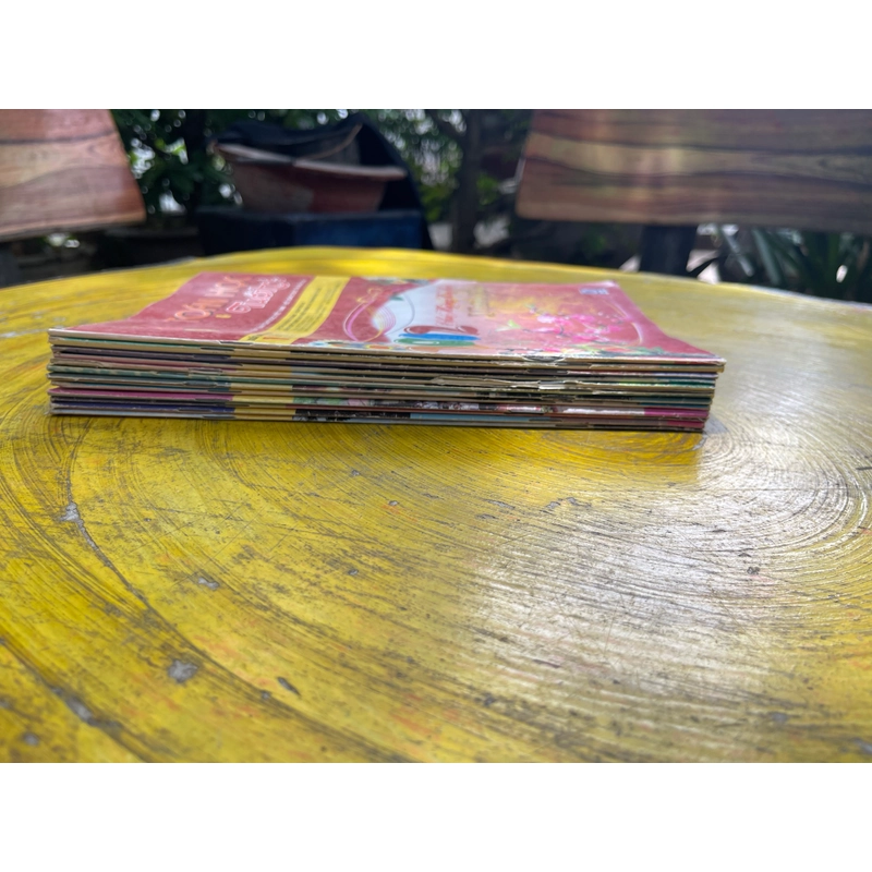 FULL 12 SỐ TẠP CHÍ TOÁN HỌC VÀ TUỔI TRẺ(2012) 544628