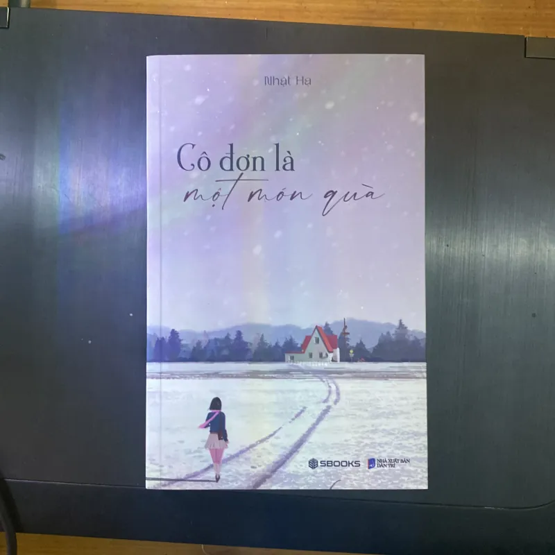 Cô đơn là một món quà (mới 100%)- Nhật Hạ 996311