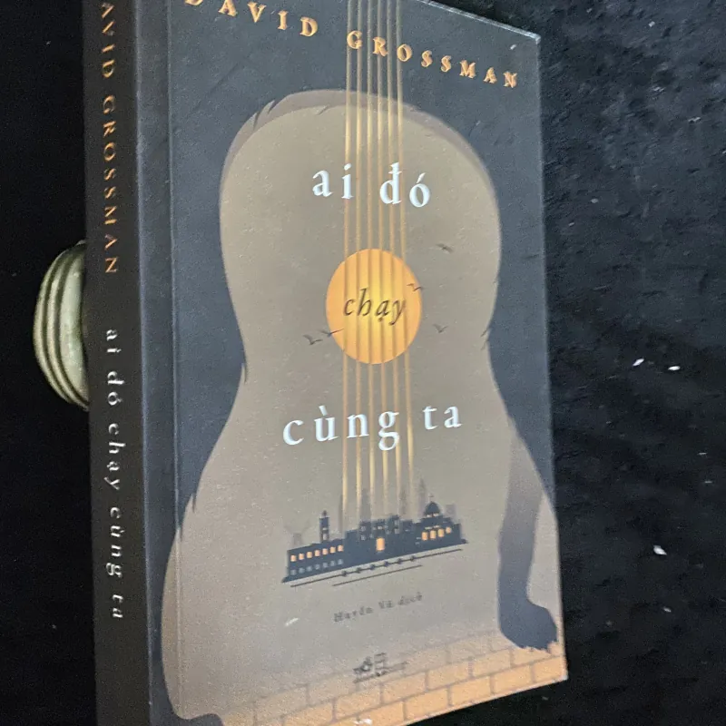 Ai đó chạy cùng ta-David Grossman 1030610