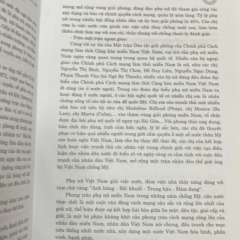 Chung Một Bóng Cờ  996485