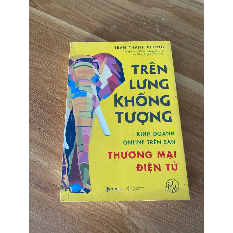 Trên Lưng Khổng Tượng - Trần Thanh Phong 532276