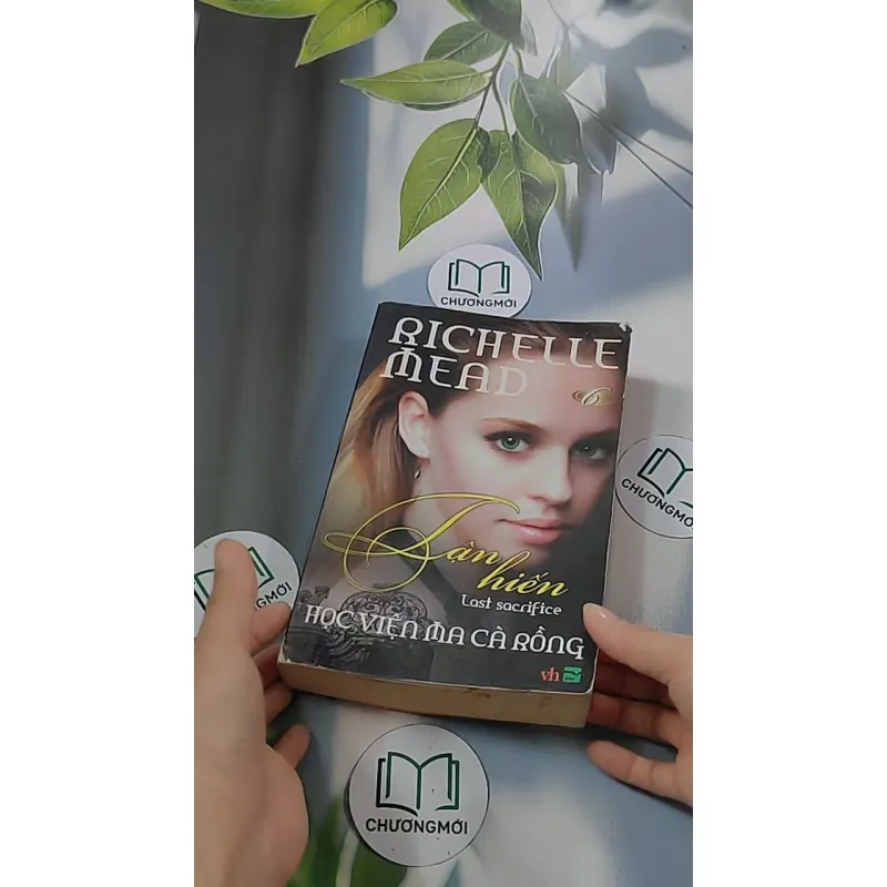 Học viện Ma Cà Rồng - Tập 6: Tận Hiến - Richelle Mead 688656