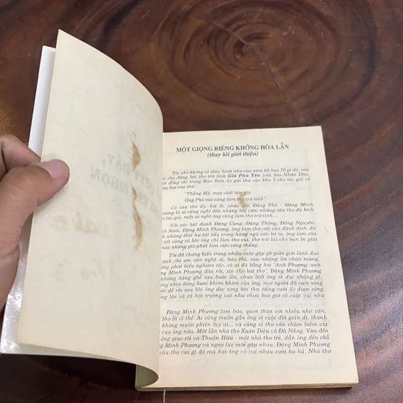 II Văn Thơ Đả Kích, Trào Phúng, Câu Đối: Vỏ Quýt Dày, Móng Tay Nhọn - Đặng Minh Phương 999187